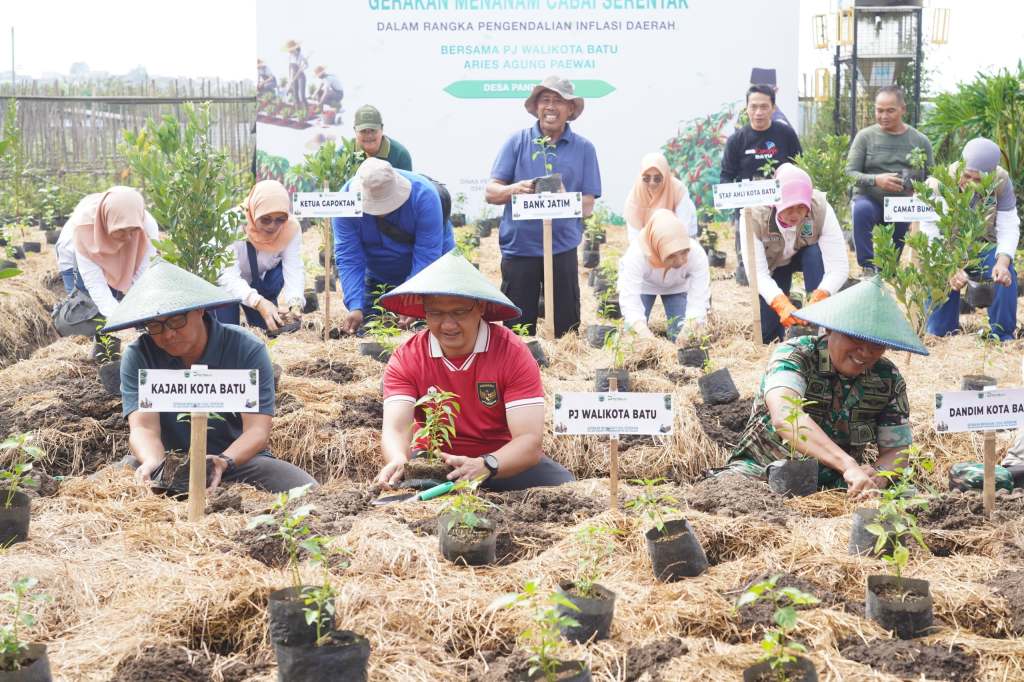 Pemkot Batu Gelar Gerakan Tanam Cabai, Pj. Aries: Program Tahun Lalu Berhasil Tekan&nbsp;Inflasi