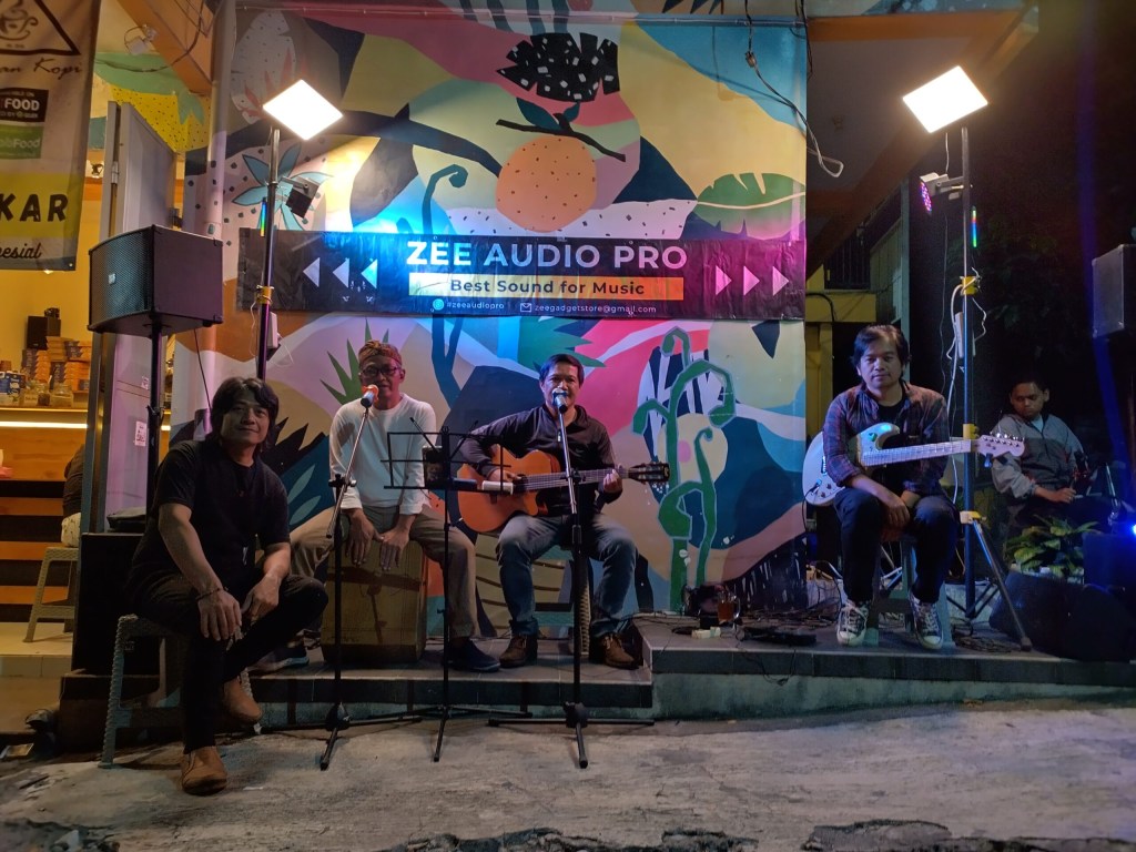 Musisi Kota Batu Fathur Rohman Soft Launching Lagu Ciptaan Sendiri “Kekasih di Jiwaku”, Kolaborasi Bersama Larva&nbsp;Coustic