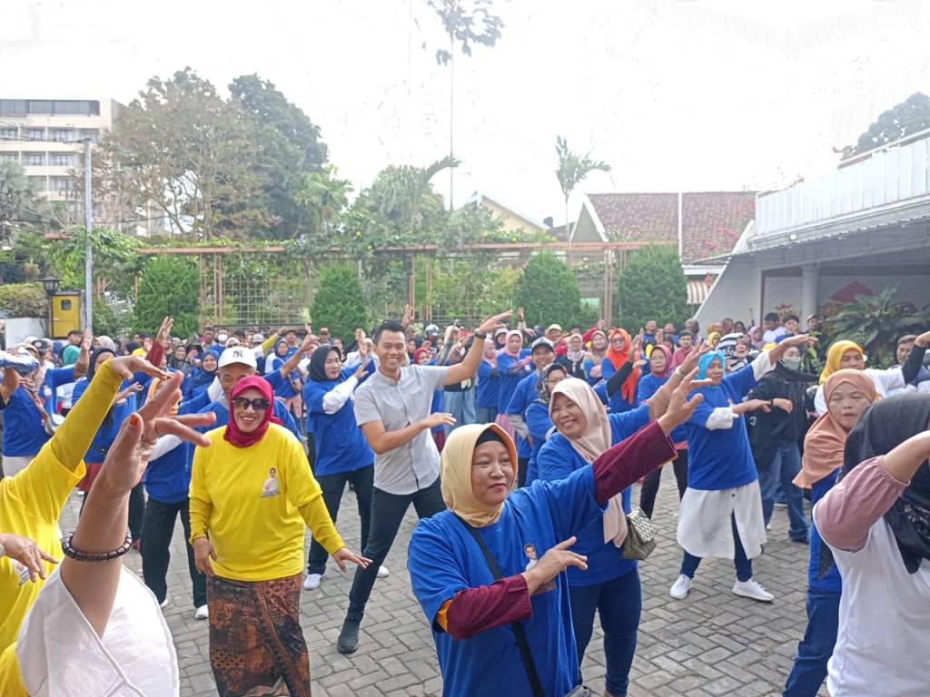 Ratusan Relawan se-Kecamatan Batu Gelar Deklarasi, Dukung Pasangan Firhando Gumelar-Rudi (GURU)