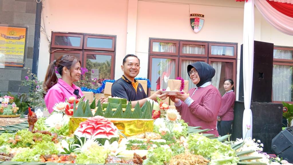 Peringati HUT Polwan ke-76, Polres Batu Gelar&nbsp;Tasyakuran