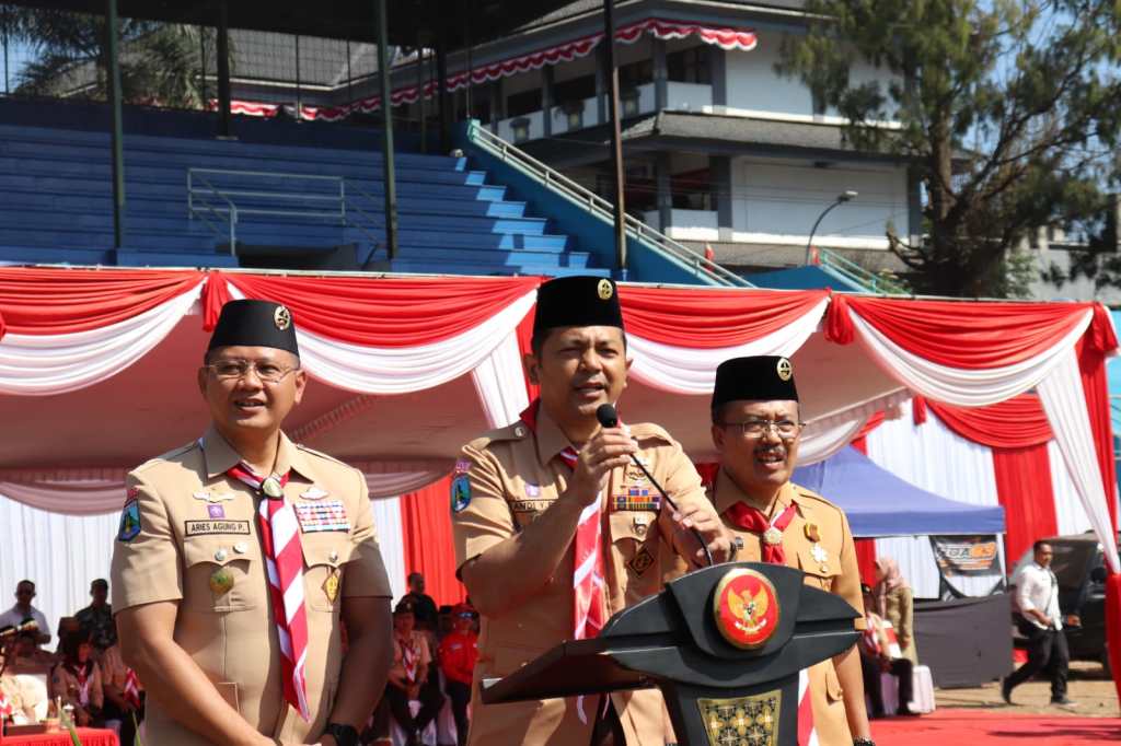 Kapolres Batu AKBP Andi Ikuti Upacara Peringati Hari Pramuka ke-63 di Stadion&nbsp;Brantas